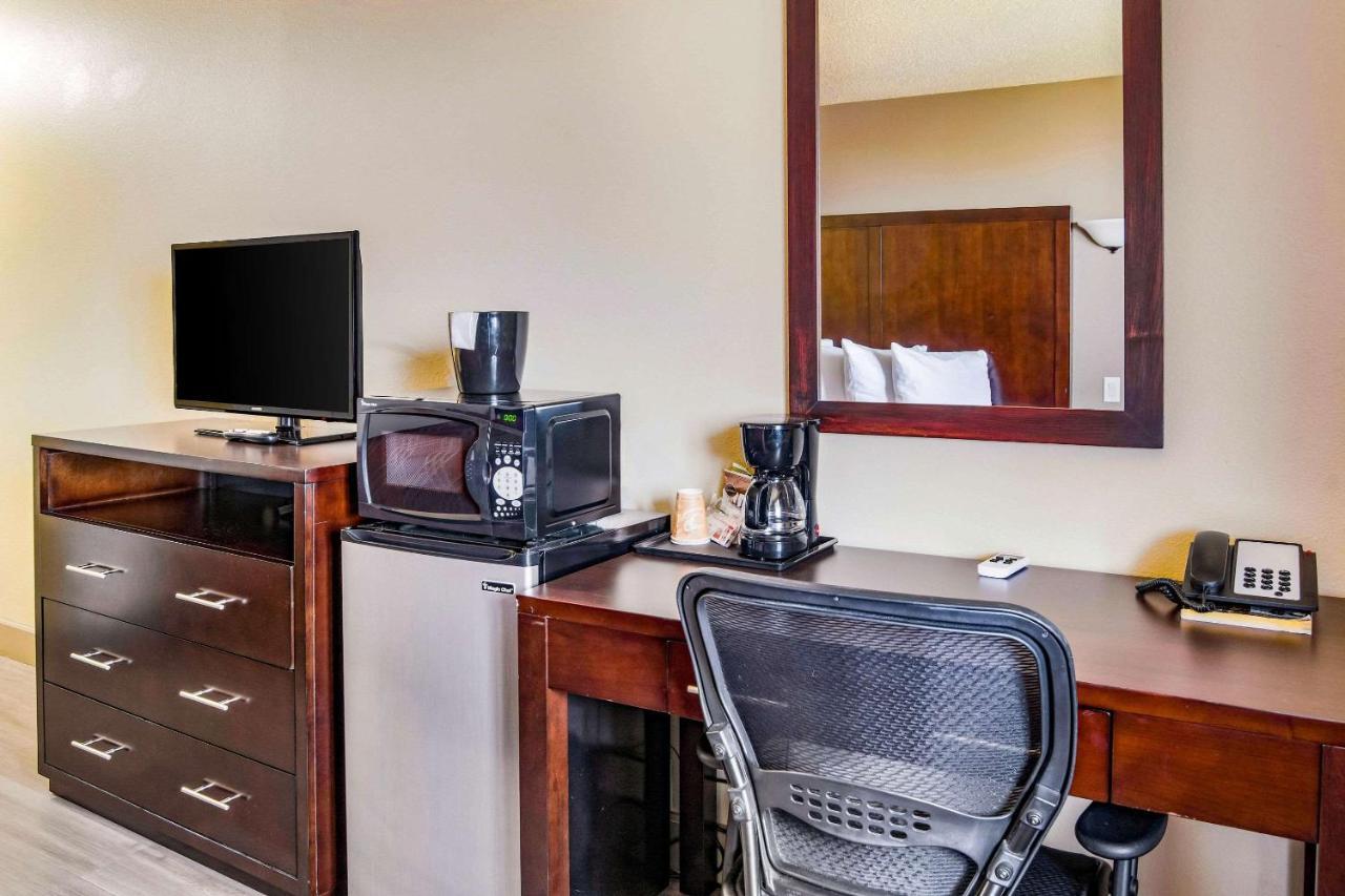 Econo Lodge Newport Exteriér fotografie
